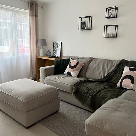 Stylish 3 Bed House Hitchin Villa ภายนอก รูปภาพ