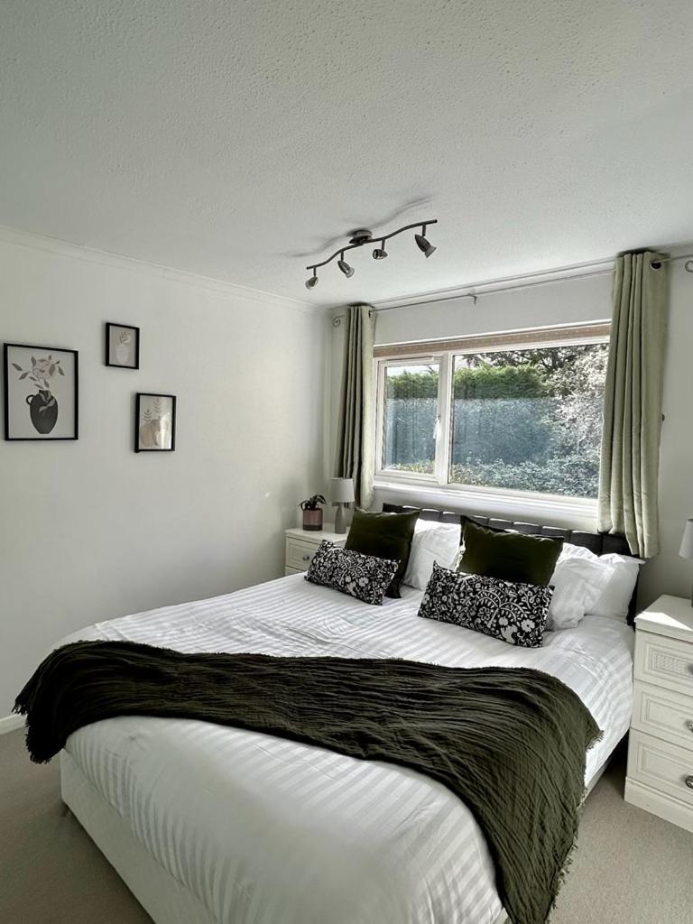 Stylish 3 Bed House Hitchin Villa ภายนอก รูปภาพ